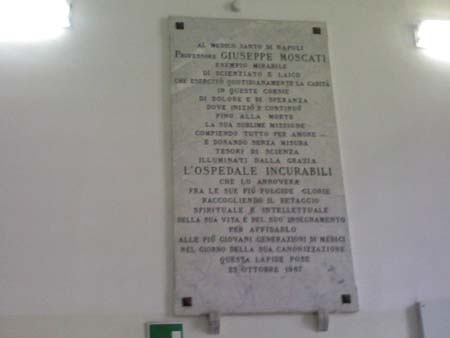 Interno Osp. Incurabili_Lapide S. Giuseppe Moscati